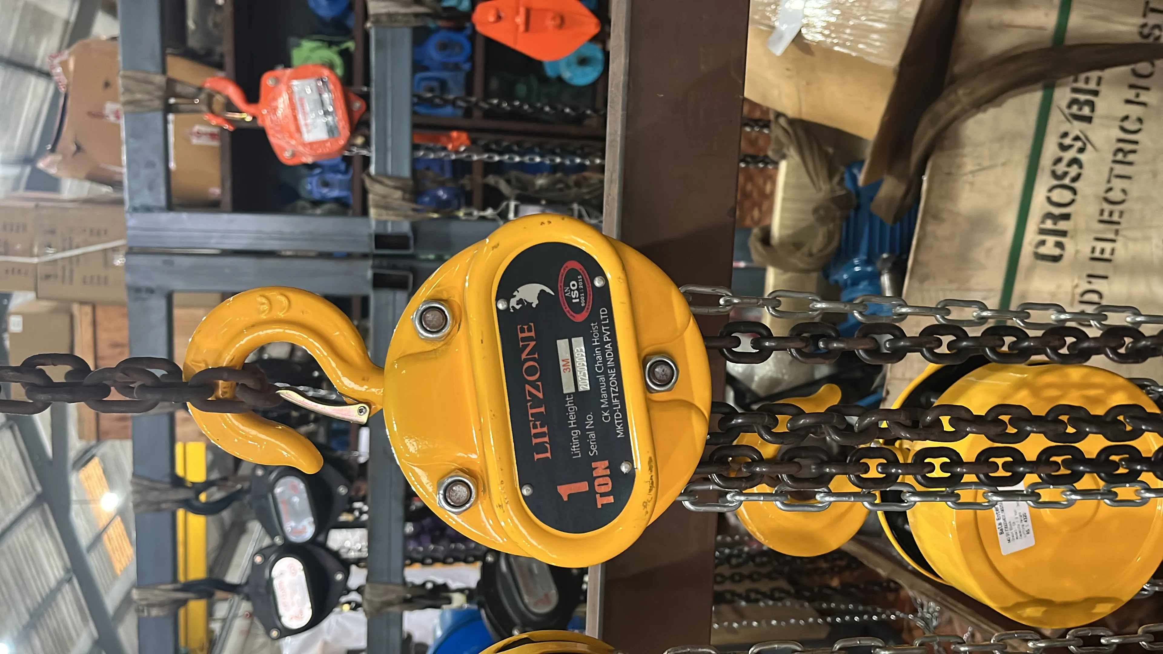 Manual hoist chain block ready for load test.